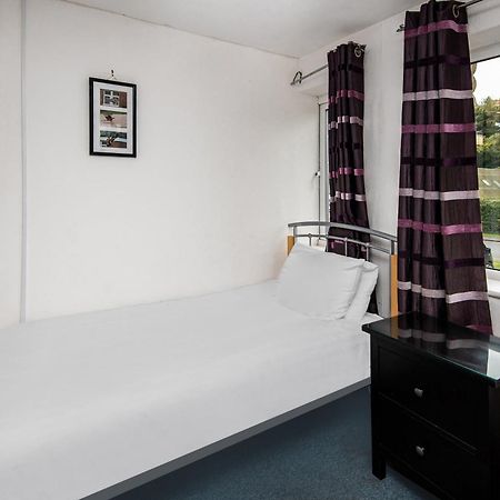 Chris'S Motel Стокенчерч Экстерьер фото