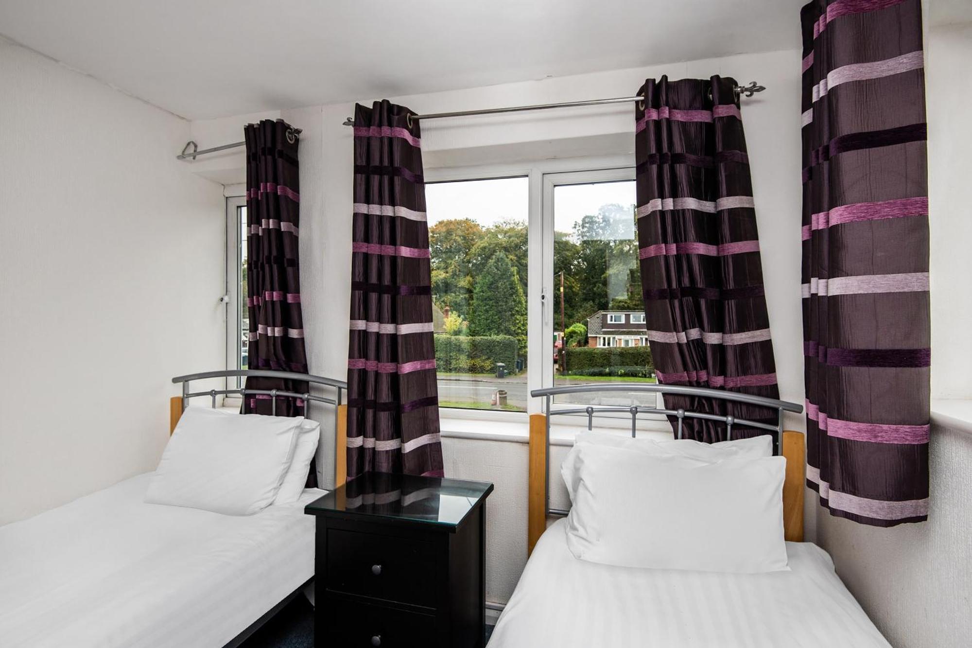 Chris'S Motel Стокенчерч Экстерьер фото