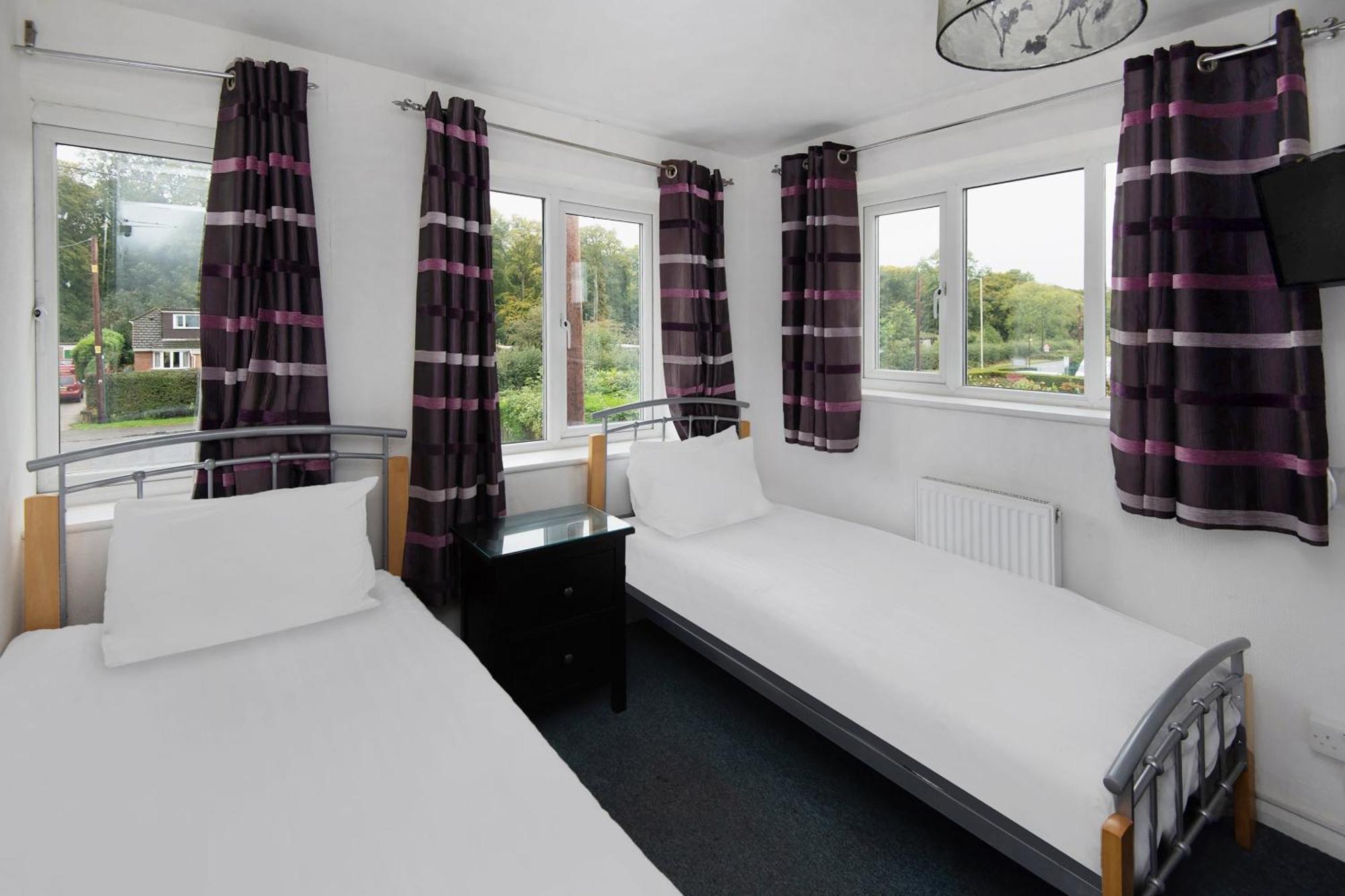 Chris'S Motel Стокенчерч Экстерьер фото